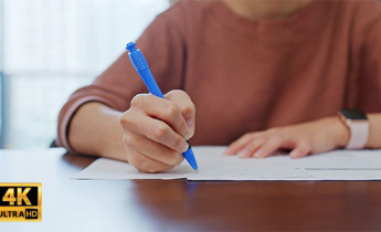 فوتیج ویدیویی مقاله نویسی