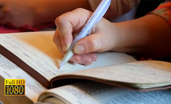 فوتیج ویدیویی مقاله نویسی