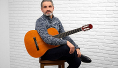 عکس نوازنده گیتار