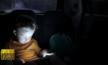 فوتیج ویدیویی کودک در ماشین