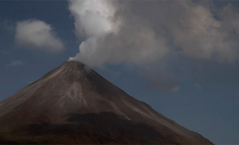 فوتیج ویدیویی کوه آتشفشان