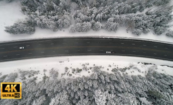 فیلم هوایی از جاده برفی