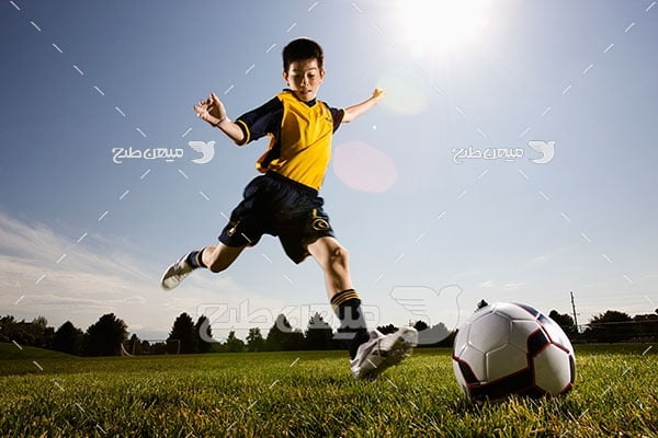 عکس فوتبالیست نوجوان