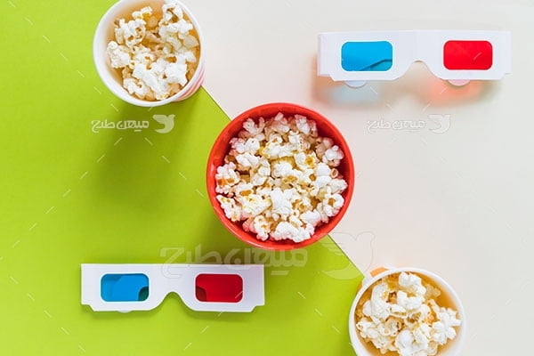 عکس تبلیغاتی سینما و عینک سه بعدی