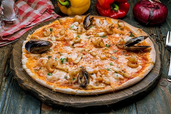 عکس تبلیغاتی غذا و پیتزا دریایی