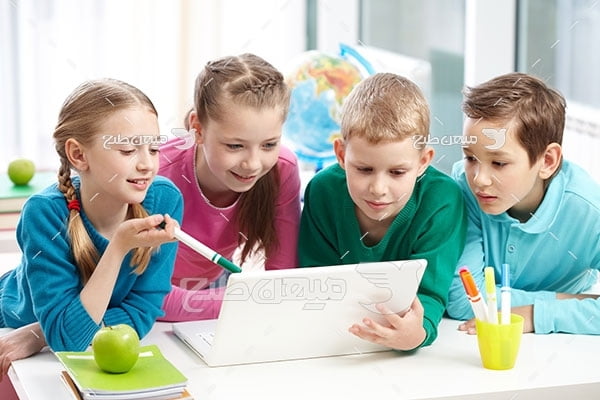 عکس آموزش به کودکان با کامپیوتر