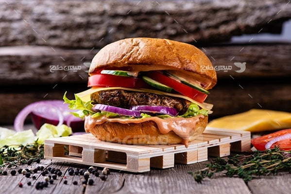 عکس تبلیغاتی غذا همبرگر بزرگ