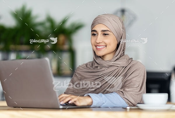 عکس آموزش با لپ تاپ