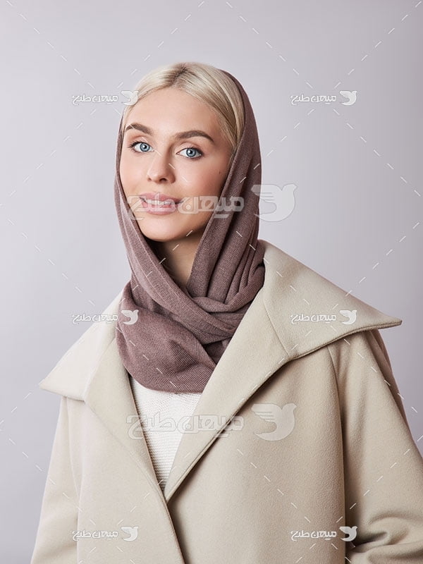 عکس زن با لباس اداری اسلامی