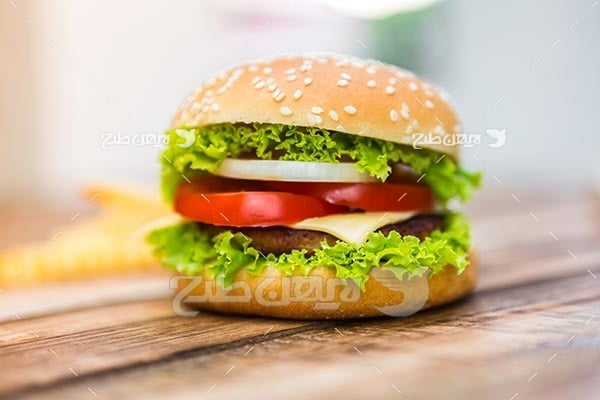 تصویر با کیفیت از ساندویچ همبرگر