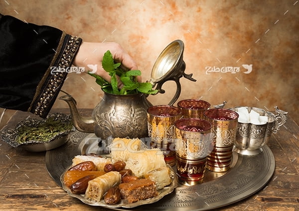 ﻿عکس سرویس سنتی چای خوری و شیرینی و برگ نعناع