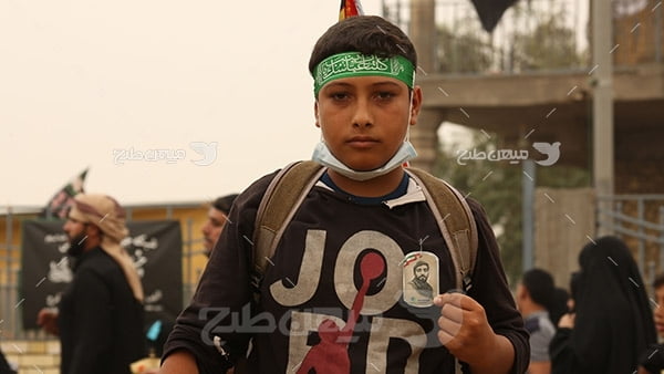 عکس پسربچه در  پیاده روی اربعین حسینی