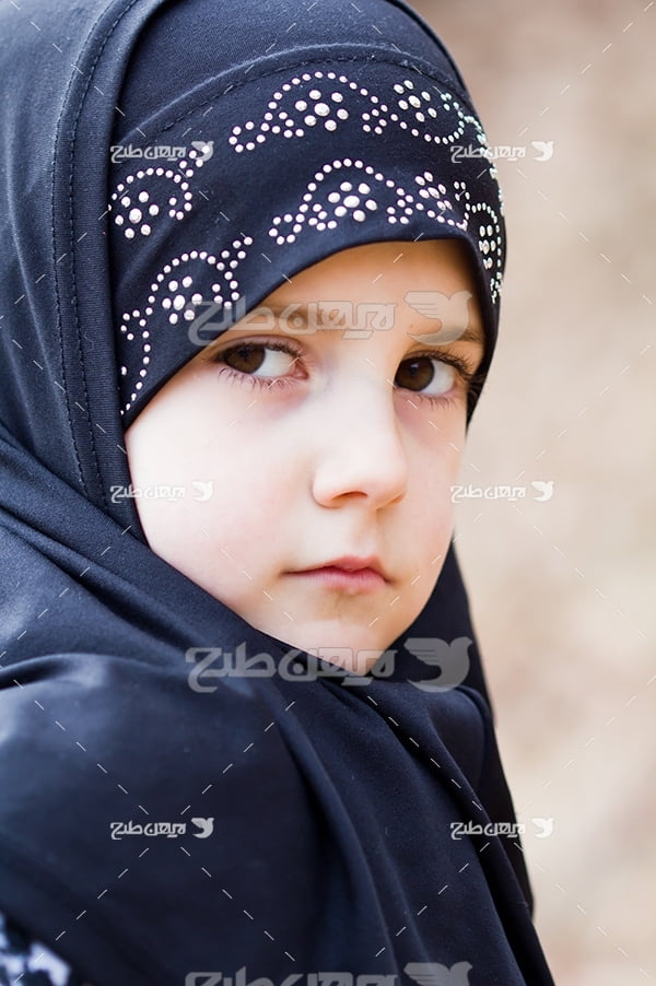 عکس کودک خردسال و حجاب