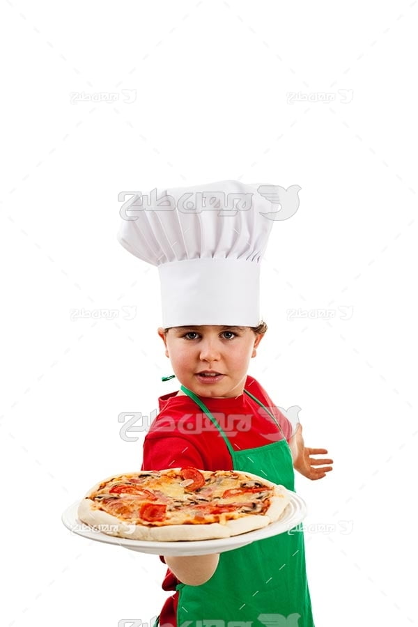 تصویر با کیفیت از پیتزا و آشپز