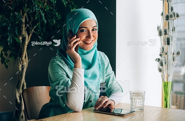 عکس تبلیغاتی خانم با حجاب