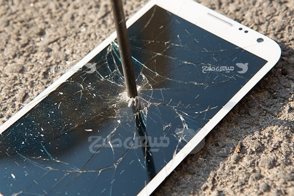 عکس شکستن موبایل