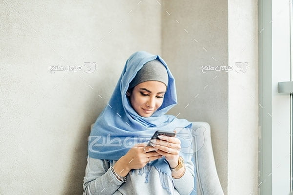 عکس تبلیغاتی خانم با حجاب