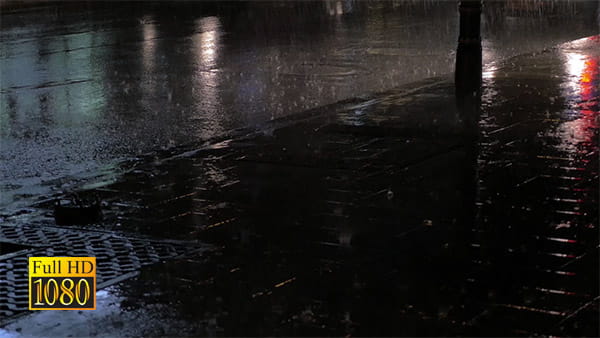 فوتیج ویدیویی باران و عبور ماشین ها