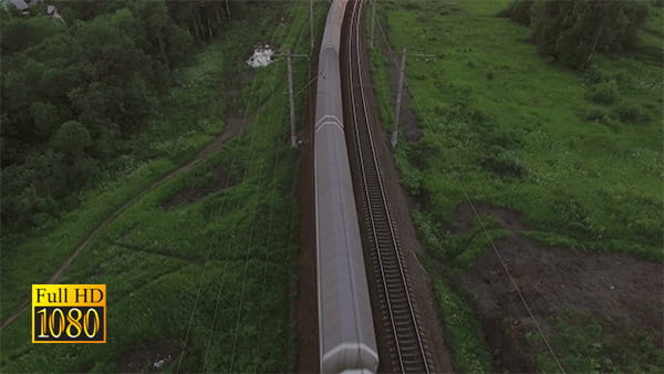 فیلم هوایی از عبور قطار