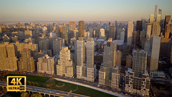 فیلم هوایی از شهر و ساختمان در روز